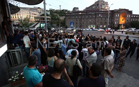 Anti-government protest in front of Armenia